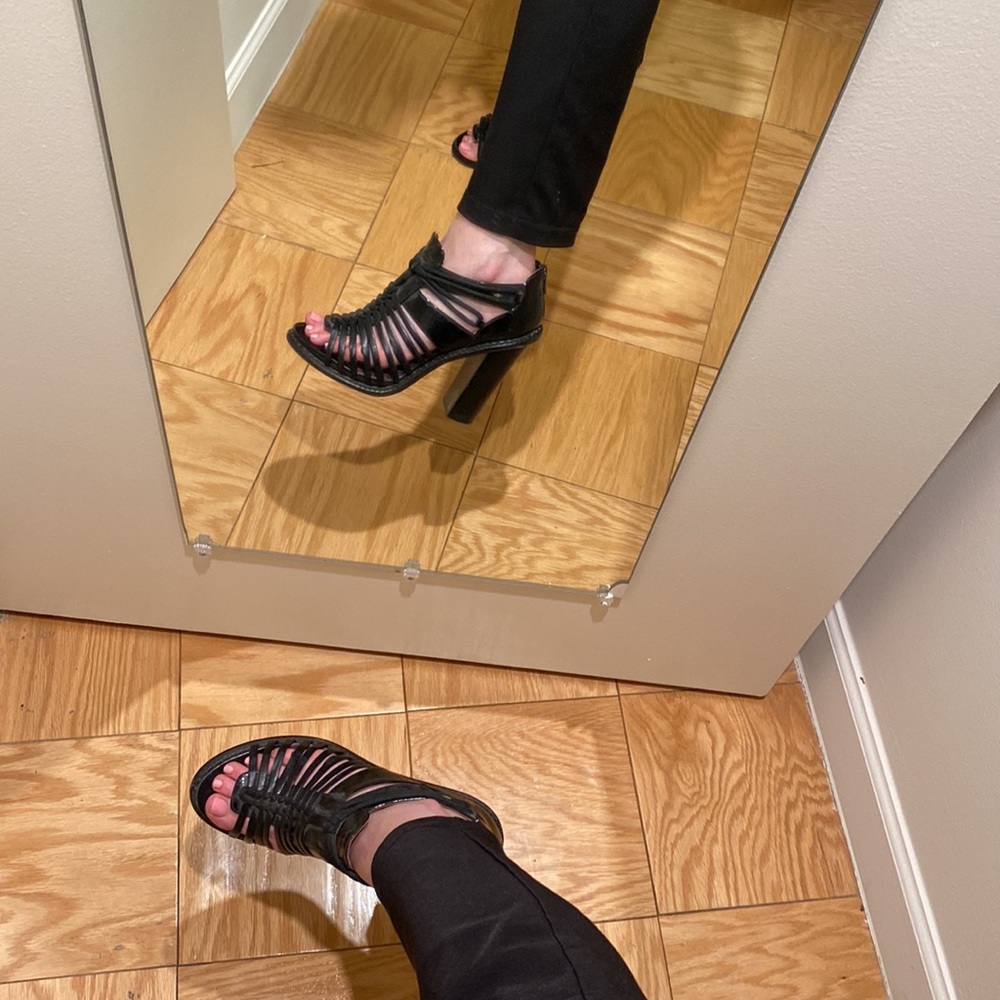Designer MaxMara/Sportmax chunky leather heel strappy sandals